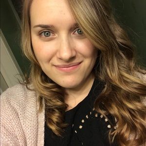 Meet your Posher, Kayla