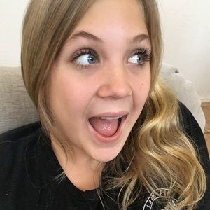 Meet your Posher, Mallory