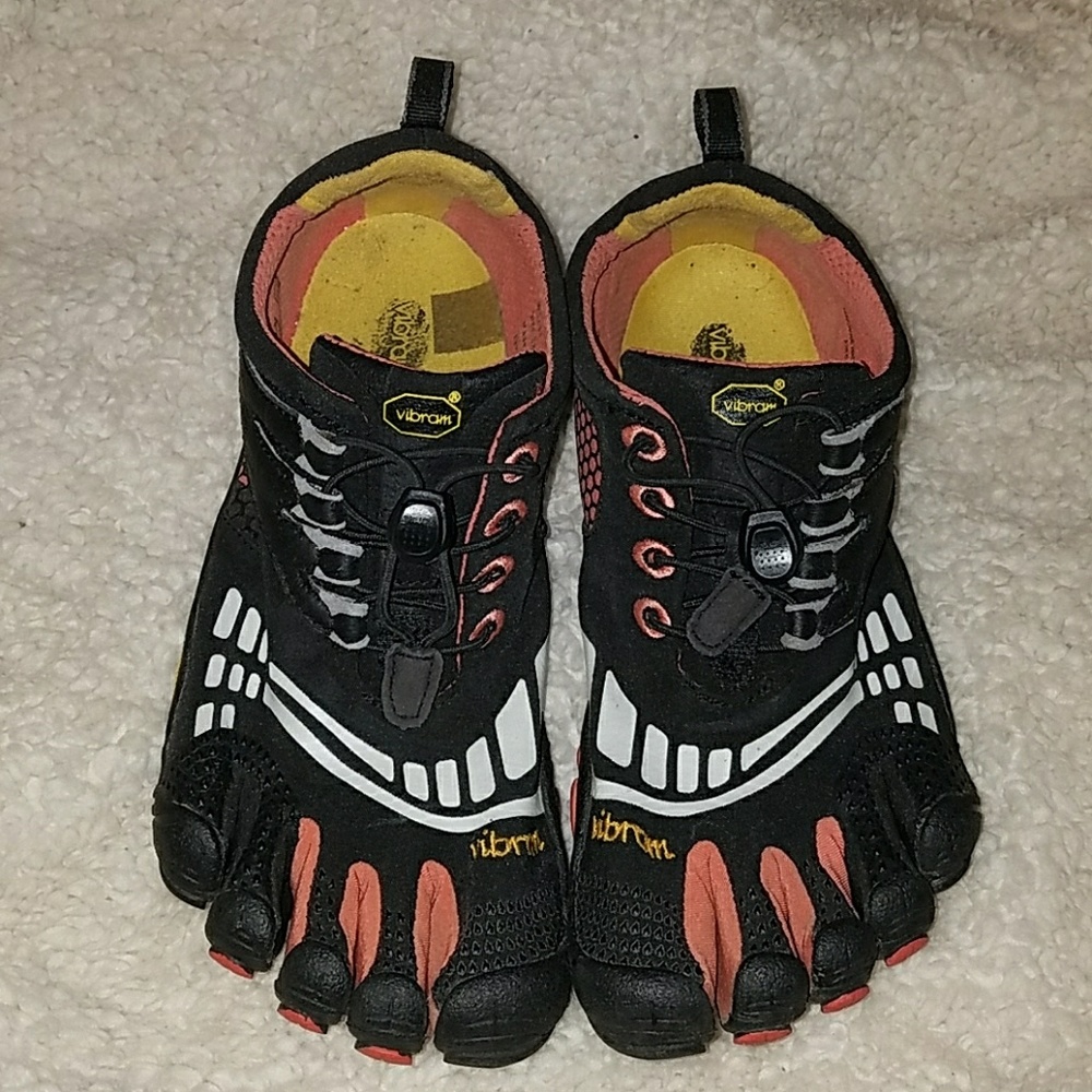 vibram five finger toe shoes
