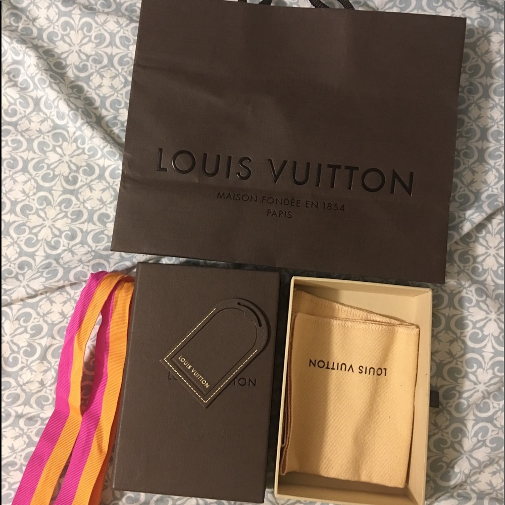 Auth LOUIS VUITTON jewelry / wallet Storage Box