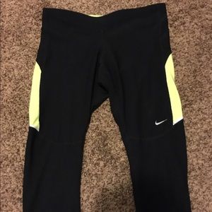 Nike Crop Leggings