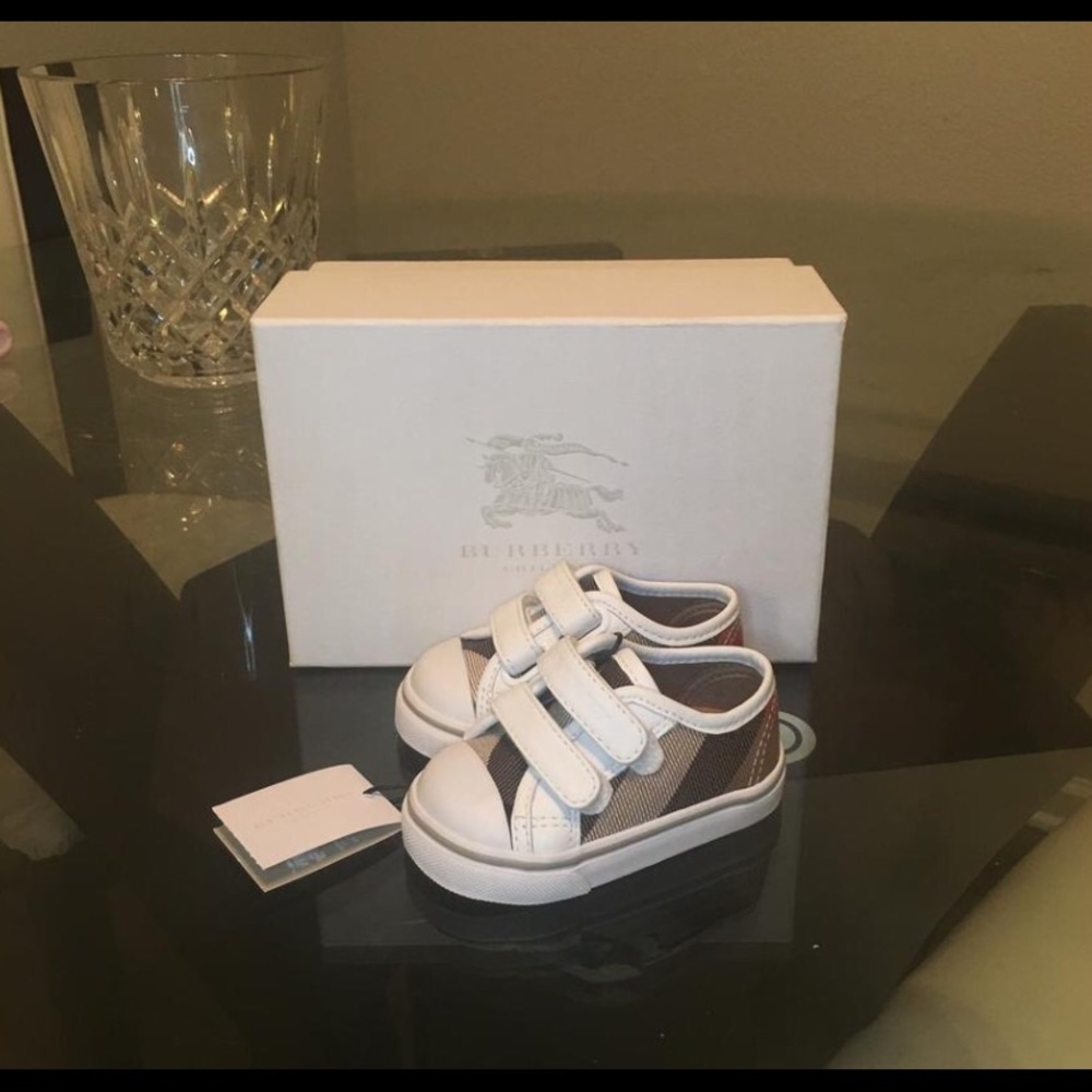 Children's Burberry sneakers