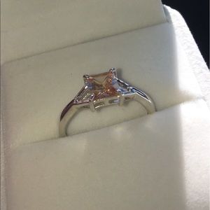 🎀Sz7 sterling silver princess cut 🍑 stone w/box