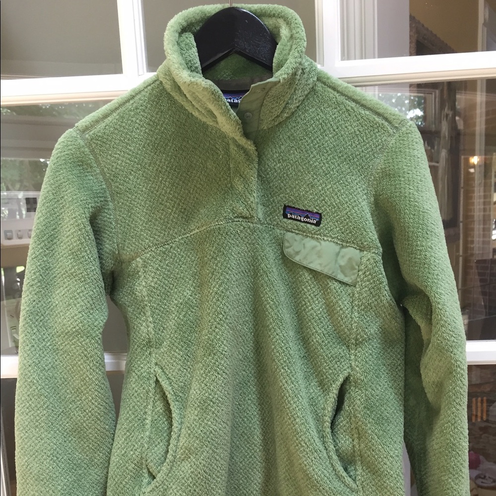 Green Patagonia fleece size XS