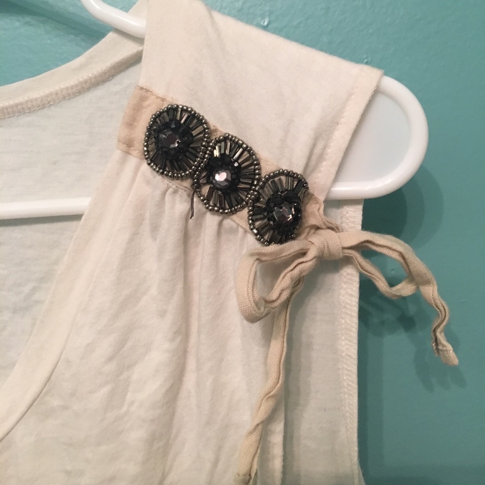 Banana Republic cream soft T dress shirt