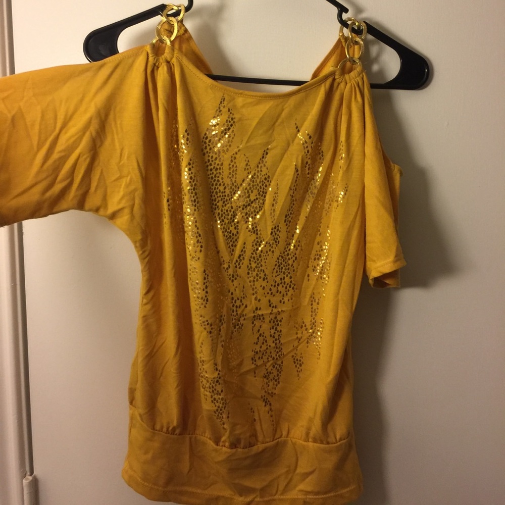🔥Yellow off the shoulder top