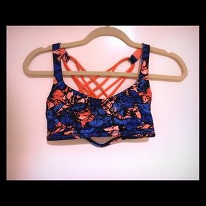 Lululemon sports bra
