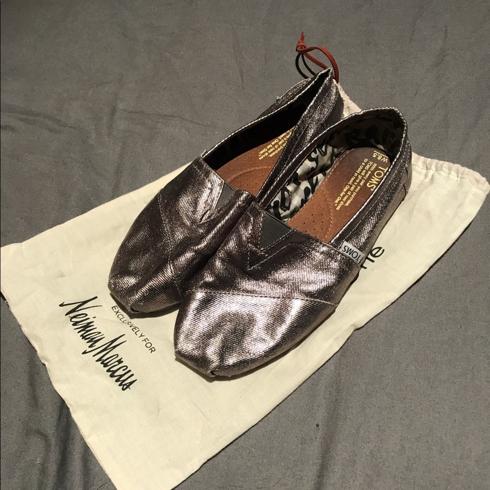 TOMS shoes