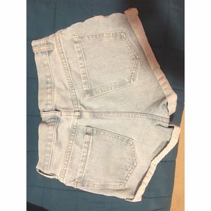 Highwaisted denim shorts