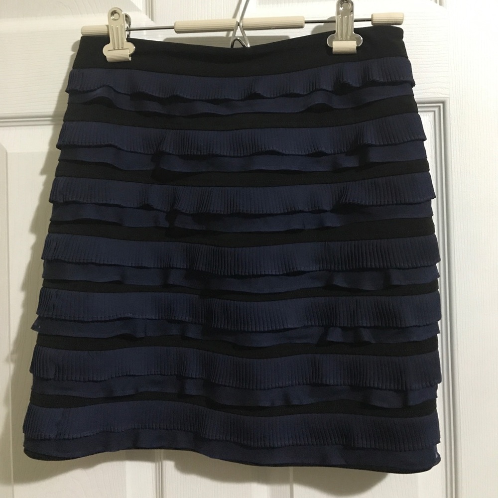 Elizabeth & James SALE Ruffle Skirt M