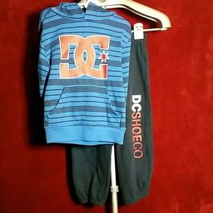 Boys DC tracksuit size 5 - Great condition