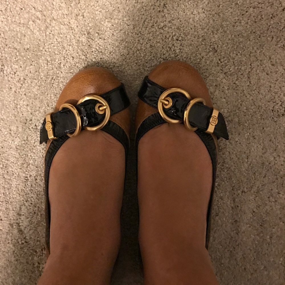 BCBG size 9 flats