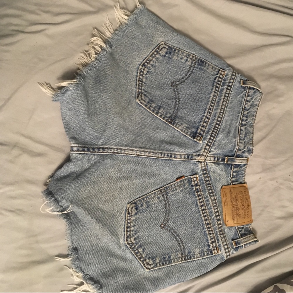 High waisted retro Levi's cutoff shorts