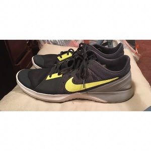 Men's 12 NIKE tennis shoes