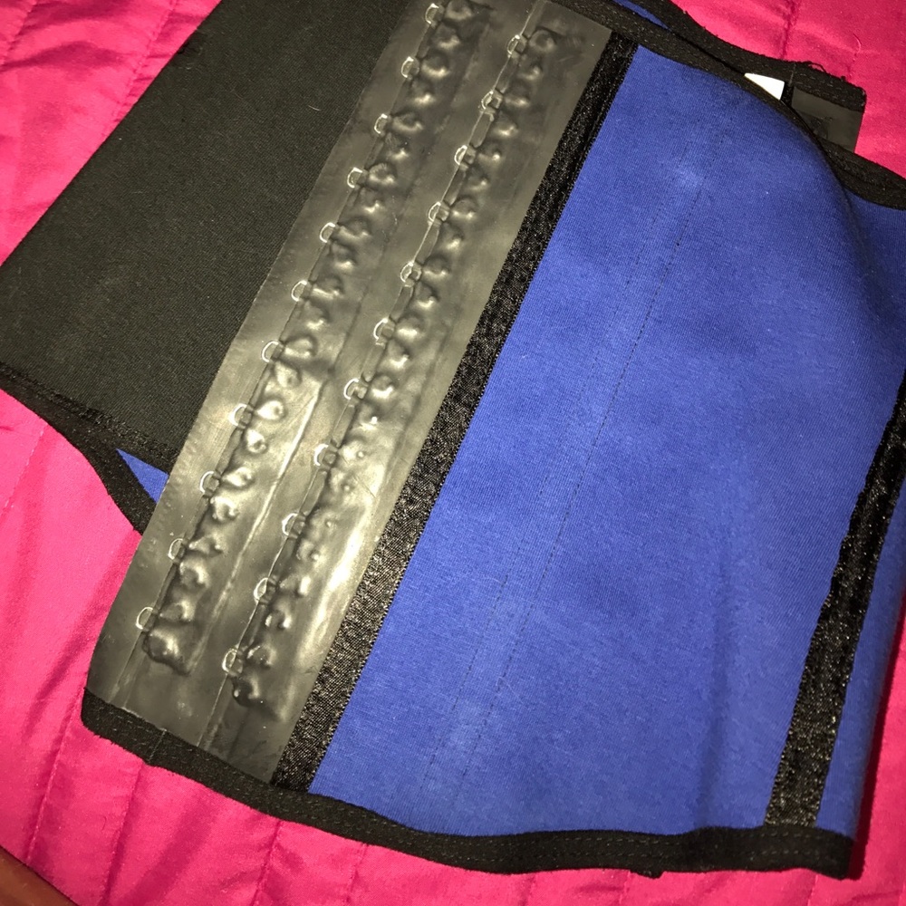 Waist Trainer.
