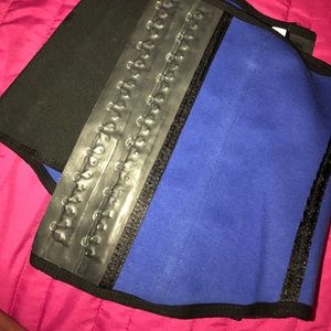 Waist Trainer.