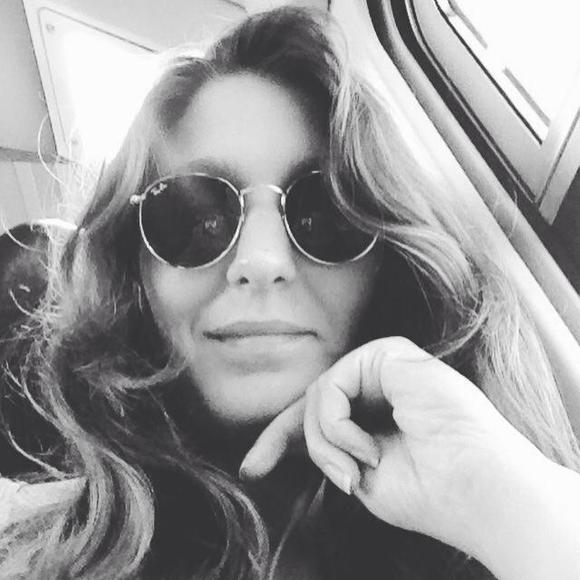 Meet your Posher, Sarah - Picture 1 of 1