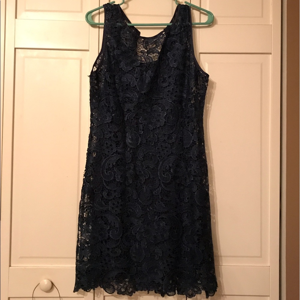 PERFECT HOLIDAY DRESS - Picture 3 of 10