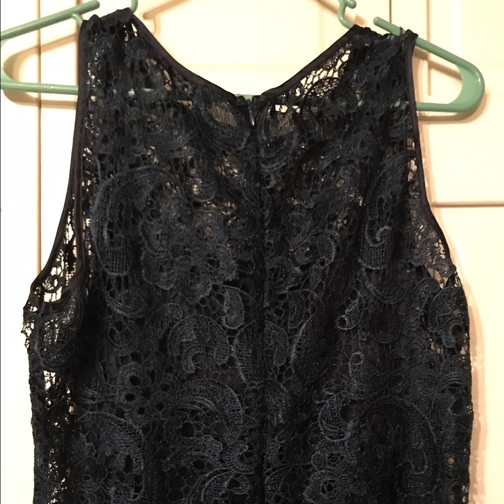 PERFECT HOLIDAY DRESS - Picture 4 of 10