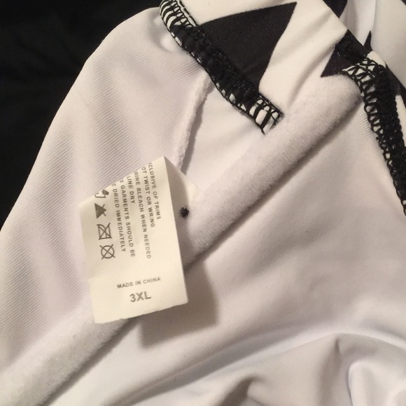 Plus Size Swimsuit - Picture 3 of 4