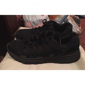Men's 13 athletic shoe