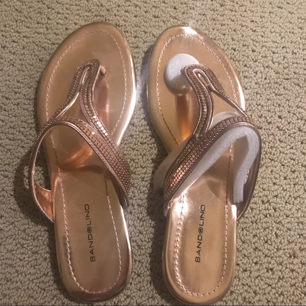 Bandolino Flip Flops