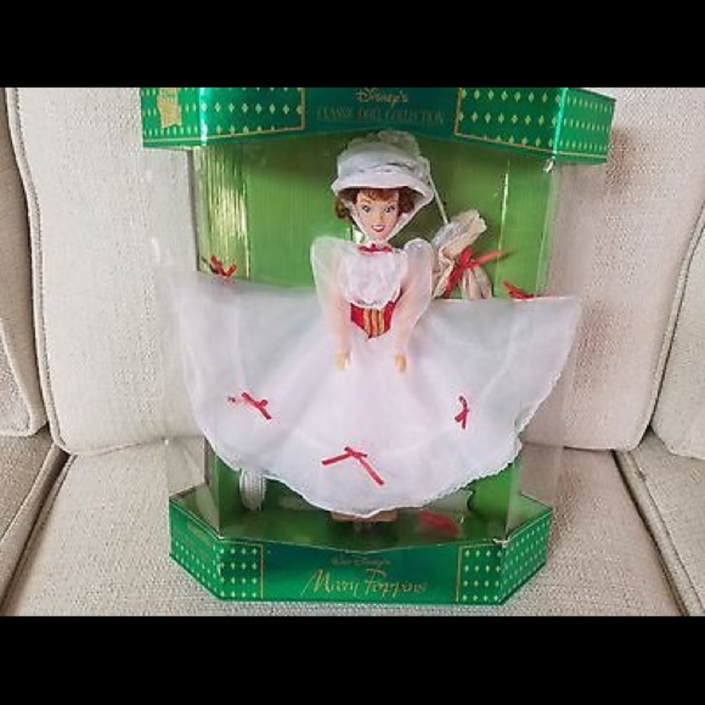 Disney Mary Poppins exclusive Classic Doll