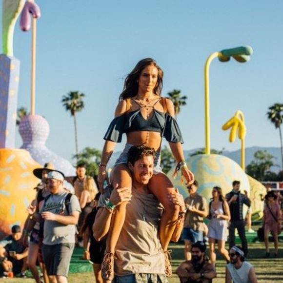 Indah Roxy Flounce Top - Picture 2 of 4