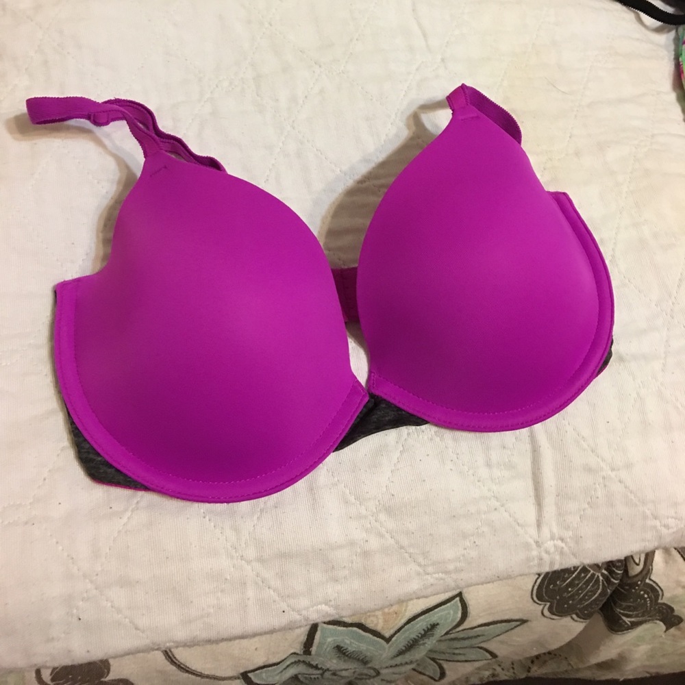 Super sporty heather grey and Fuschia bra.
