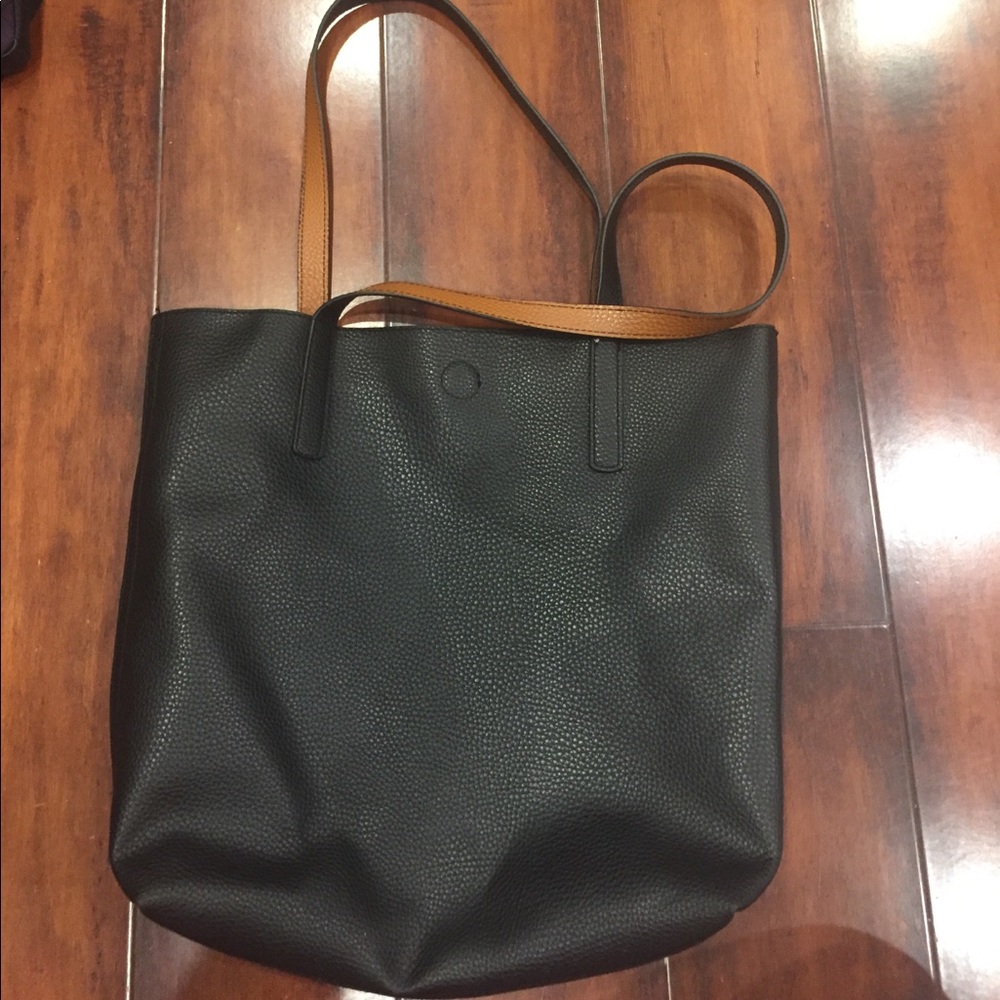 Reversible tote