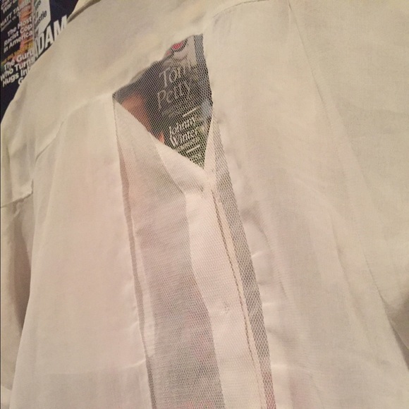 Button down - Picture 3 of 3