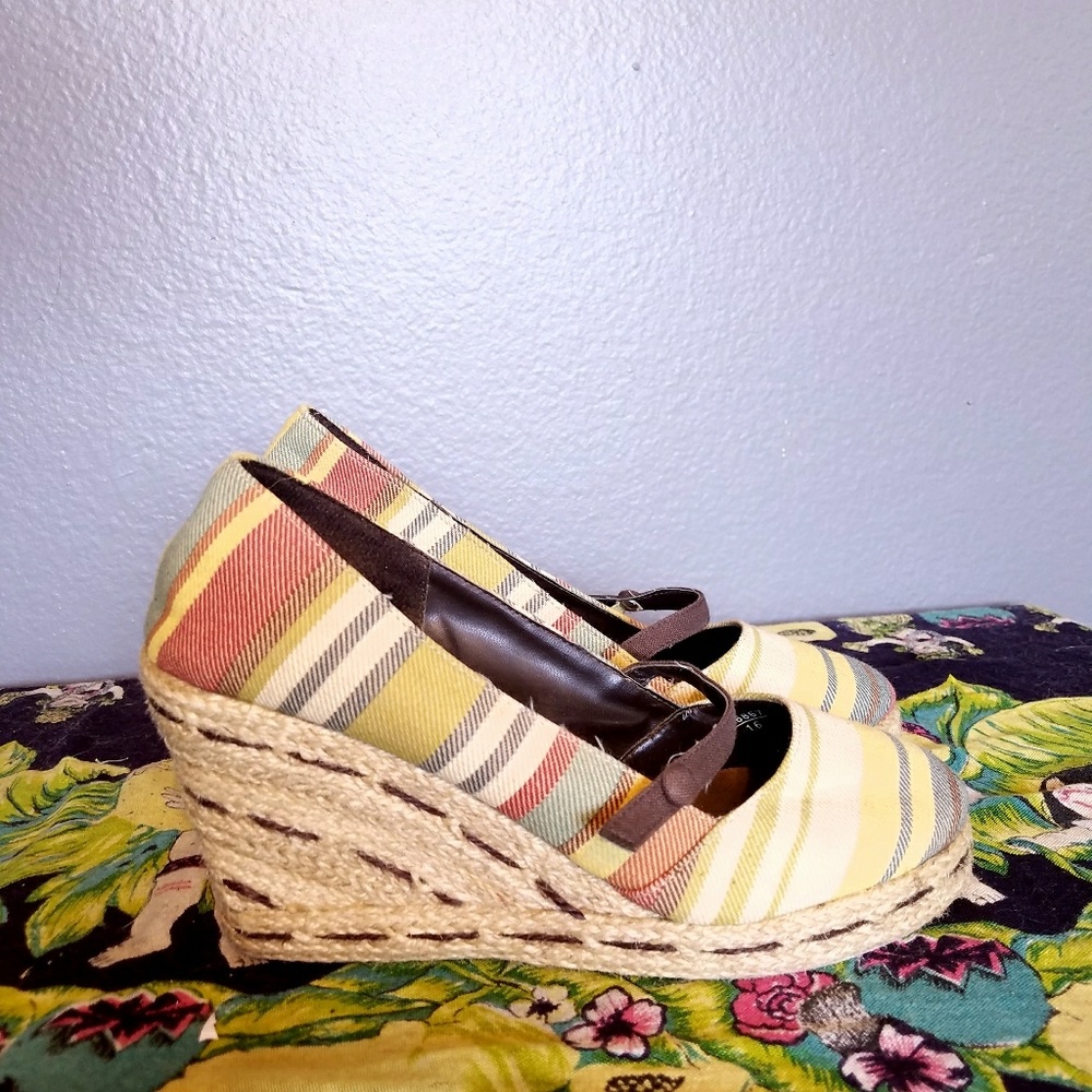 Retro Striped Dexter Wedges