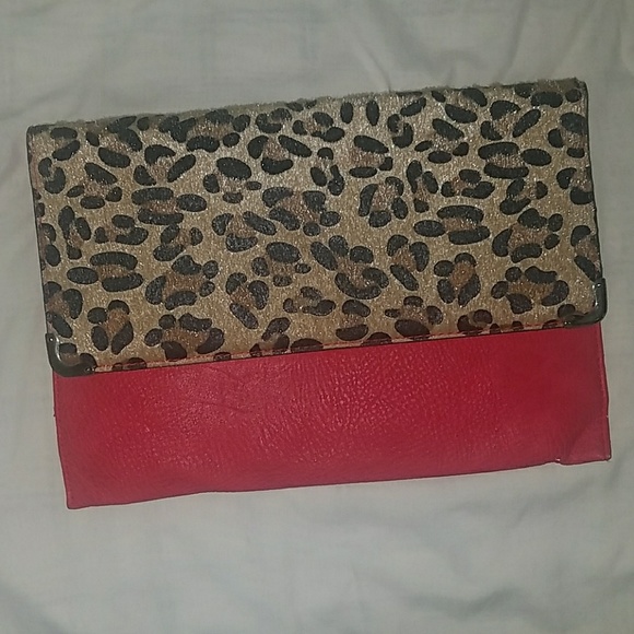 Enveloped clutch - Picture 1 of 1