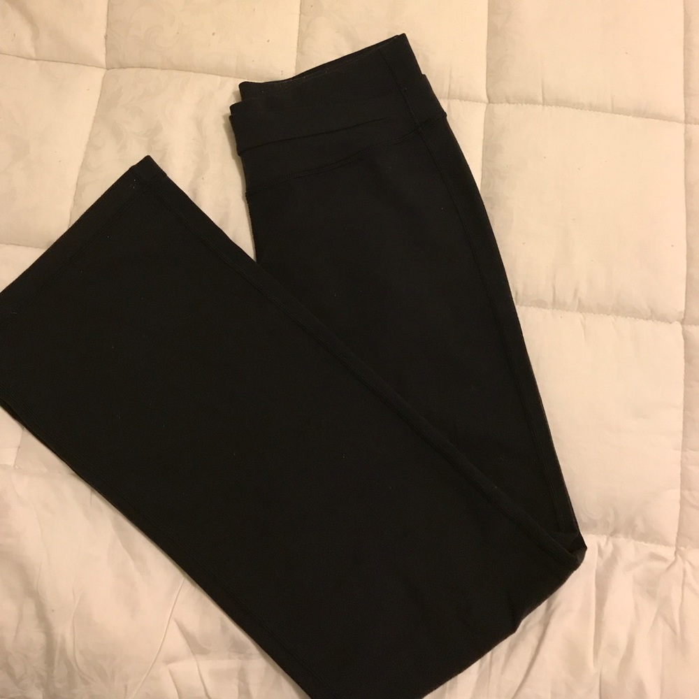 Lululemon size 6 full length yoga pants
