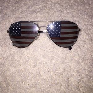 AMERICAN FLAG SUNGLASSES