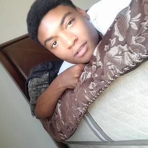 Meet your Posher, Dennis