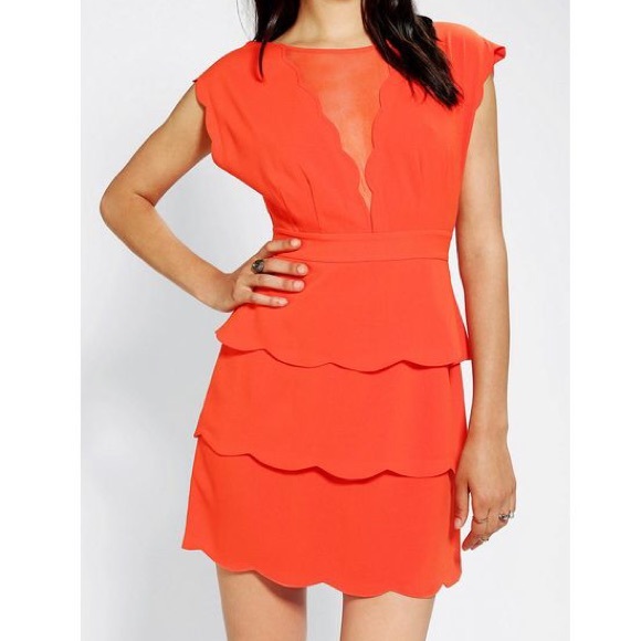 🌟🌟 FLASH SALE Urban Outfitters Scalloped Dress - Picture 1 of 3