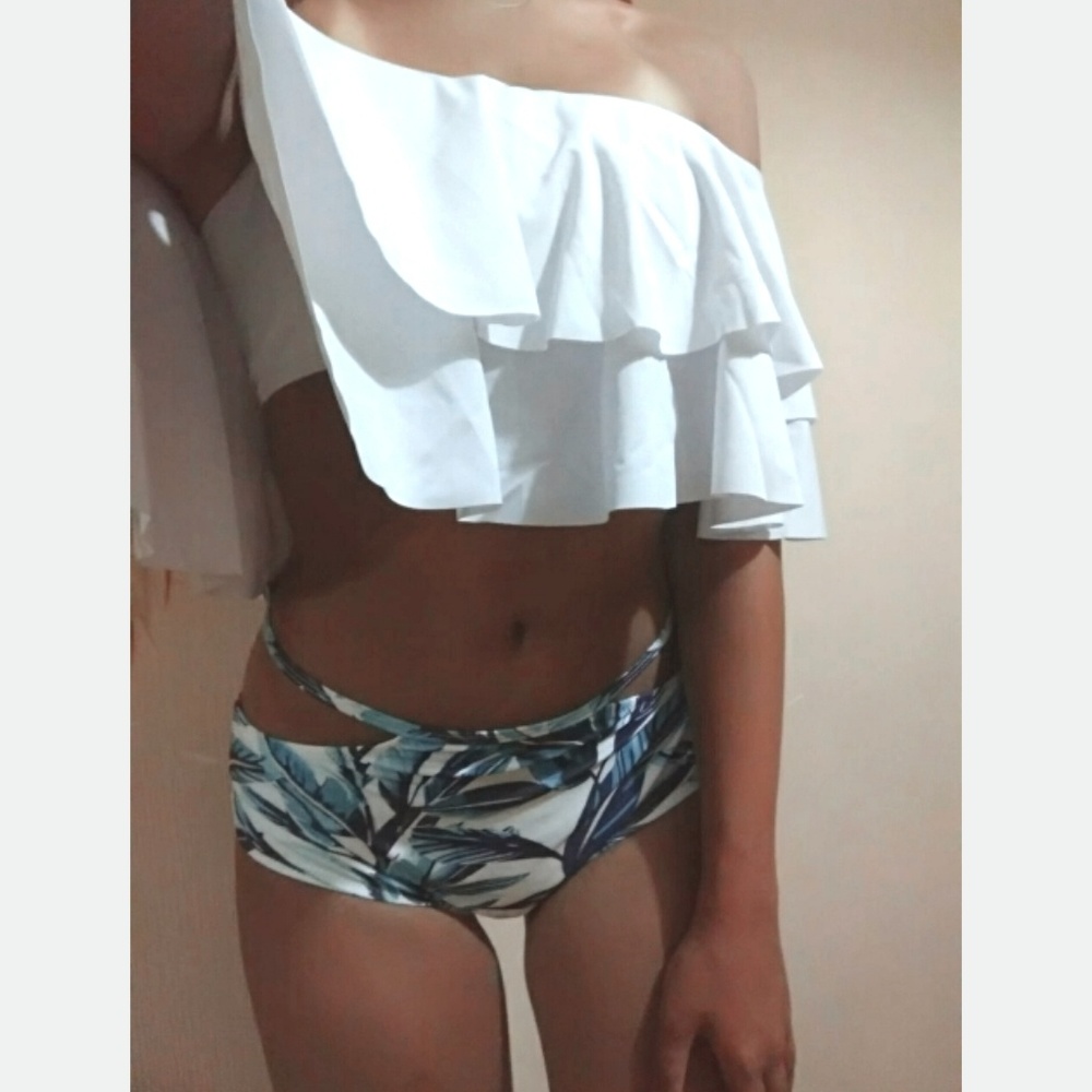 NEW flounce bardot swimsuit - Picture 7 of 7