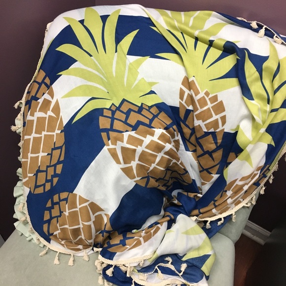 🍍RESTOCKED Round Pineapple Beach Throw - Picture 7 of 7