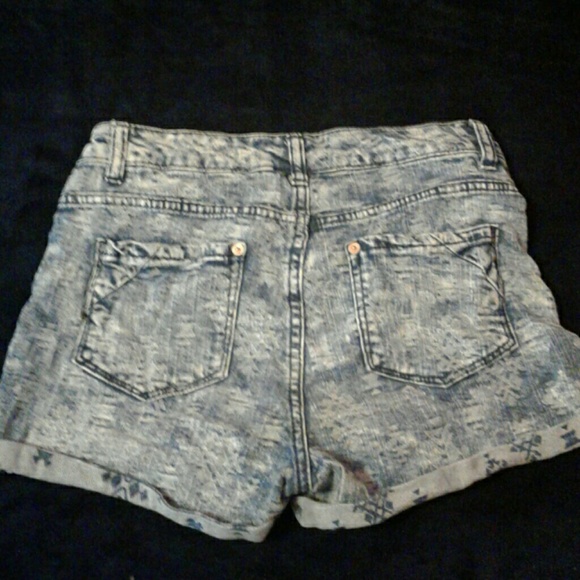 Shorts - Picture 2 of 2