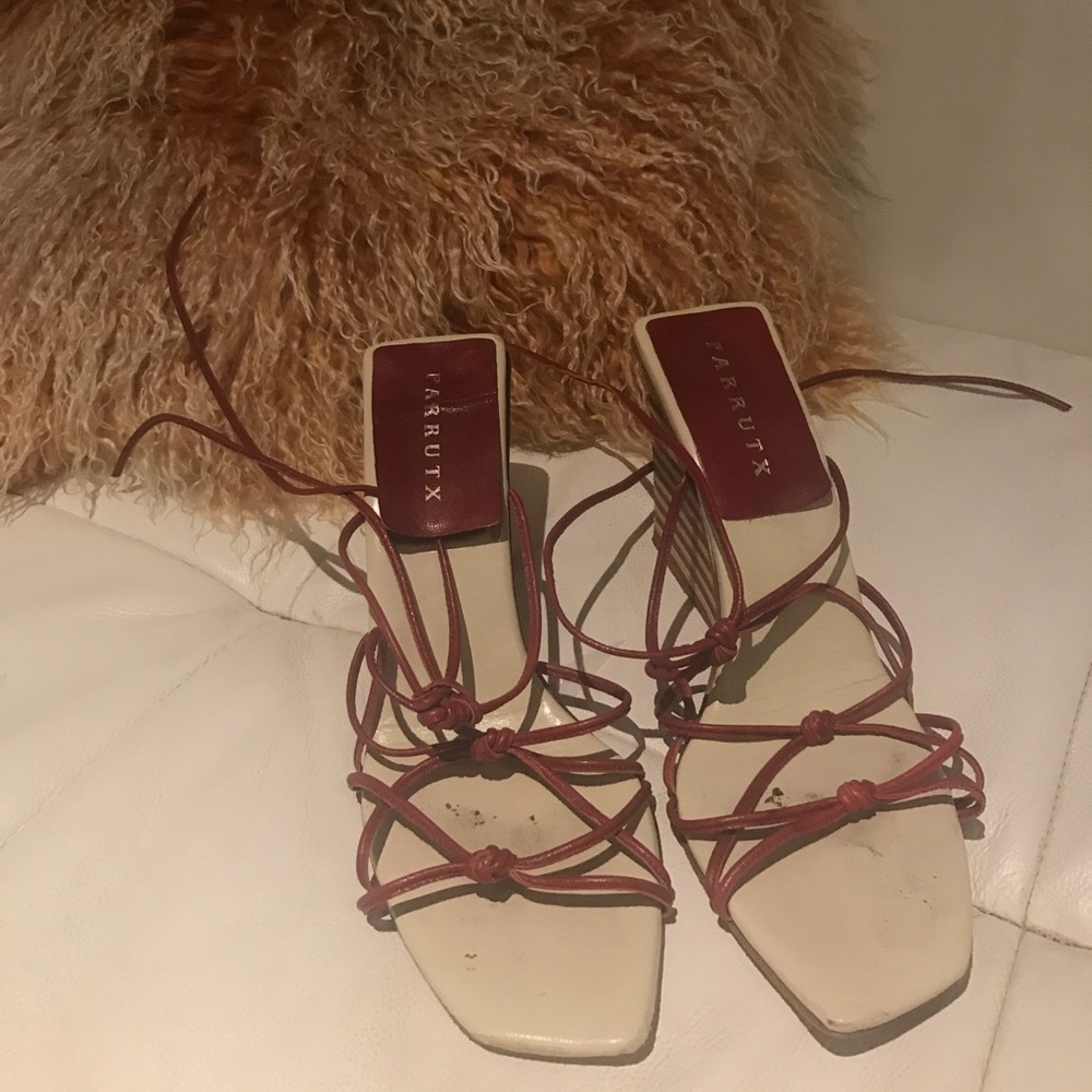Red and white Farrutx wedges