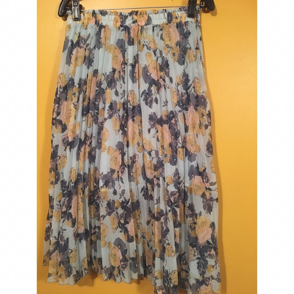 Disney brand Floral ruffle skirt