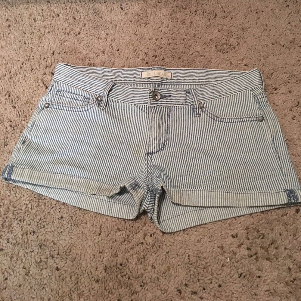 Bullhead pinstripe shorts