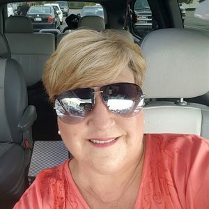 Meet your Posher, Deborah