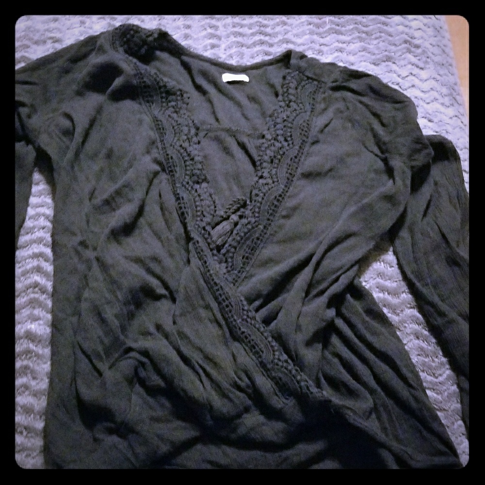 Hollister top