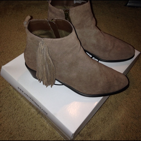 Steve Madden booties - Picture 1 of 6