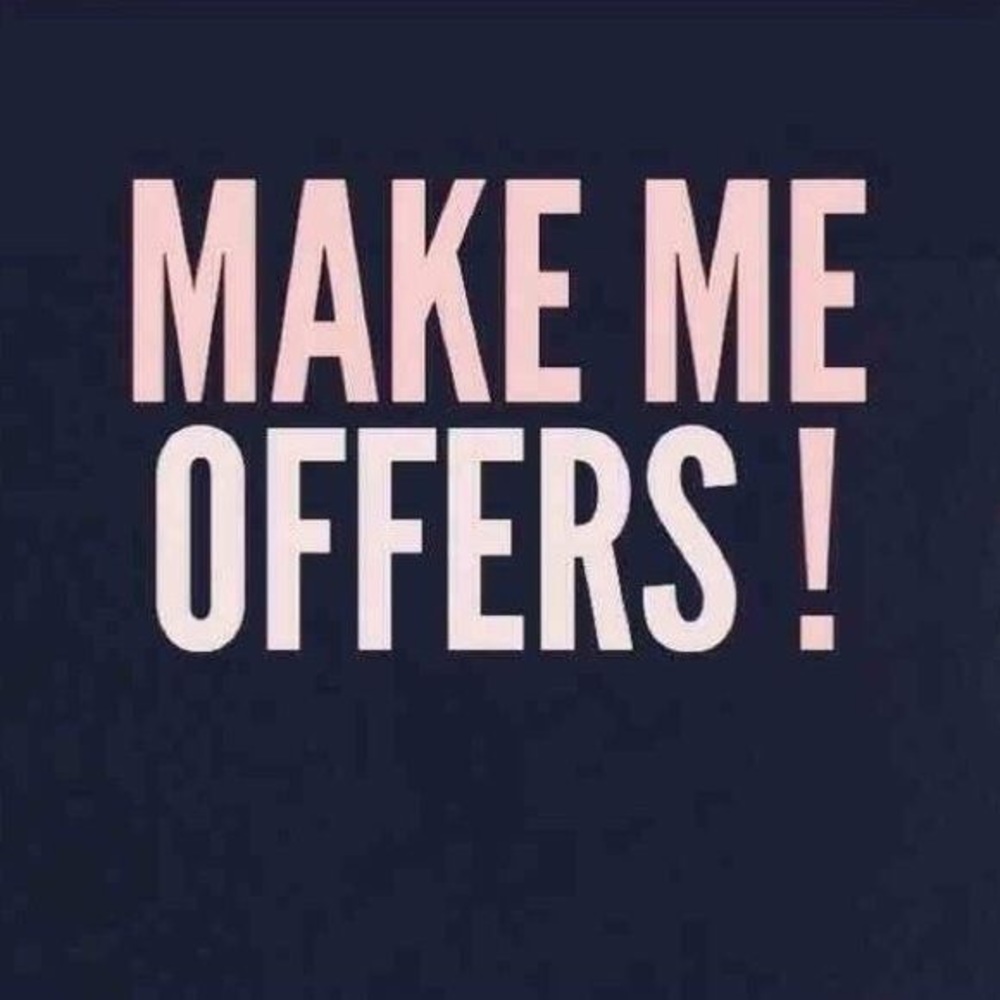 💥MAKE ME A REASONABLE OFFER!!HAPPY POSHING!!💥
