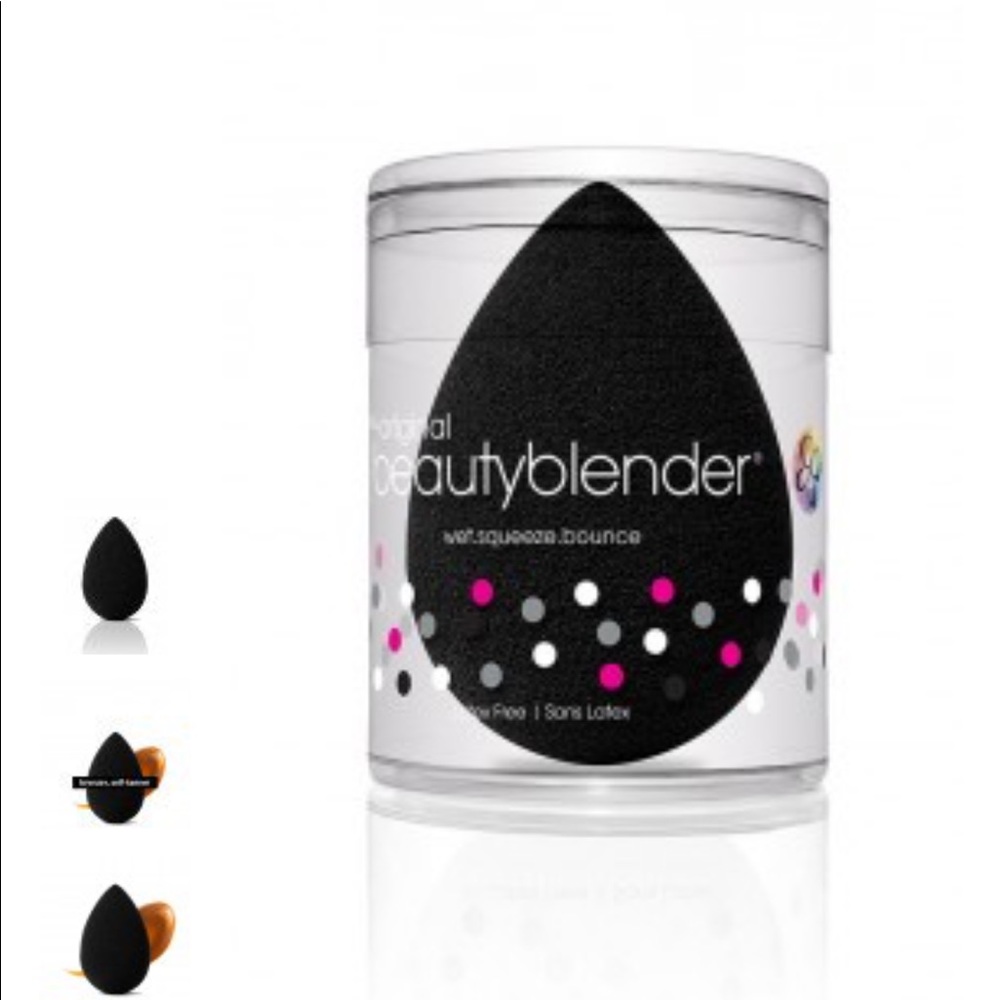 🔥on sale🔥 beauty blender 💯 get yours today!💕
