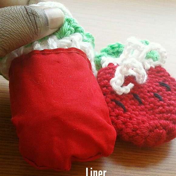 Crochet Baby Mittens - Picture 3 of 3
