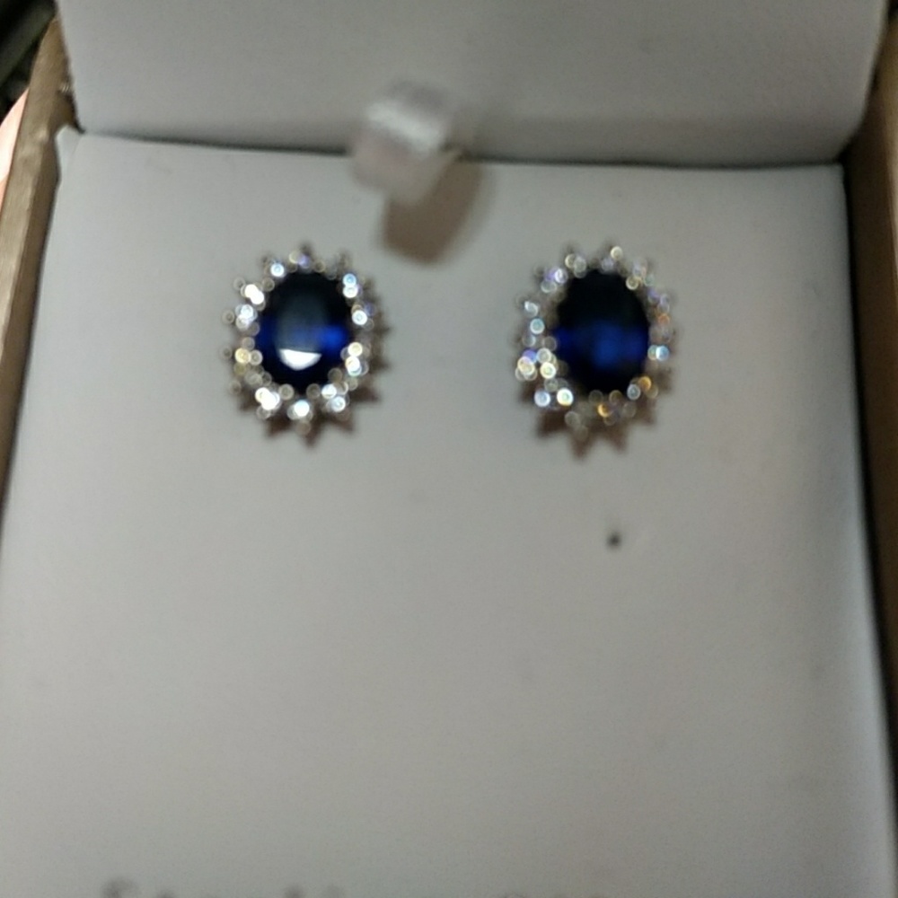 Silver earrings - Picture 2 of 2